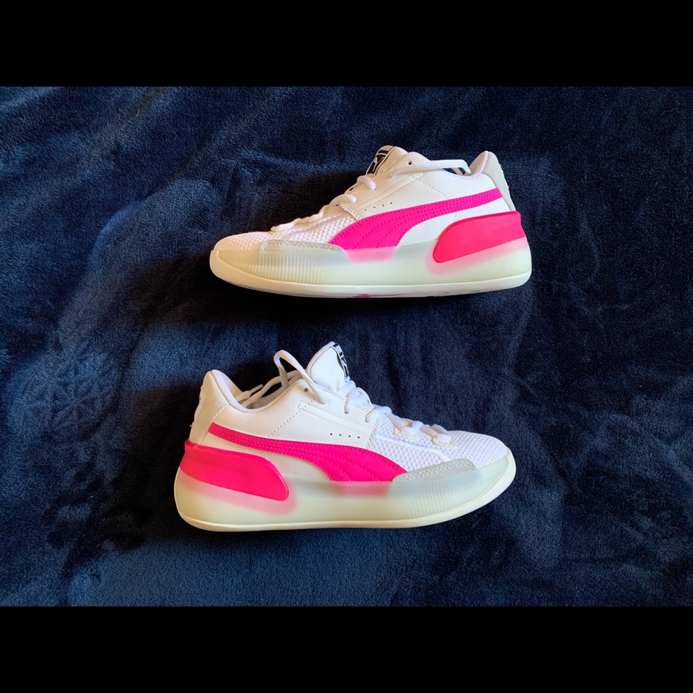 PUMA CLYDE COURT BASKETBALL (GS) 5.5 SZ (W) 7